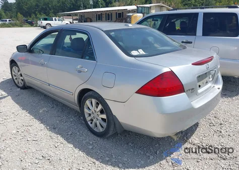 2006 Honda Accord 3.0 Ex z USA, uszkodzony, nr VIN 1HGCM66526A061152